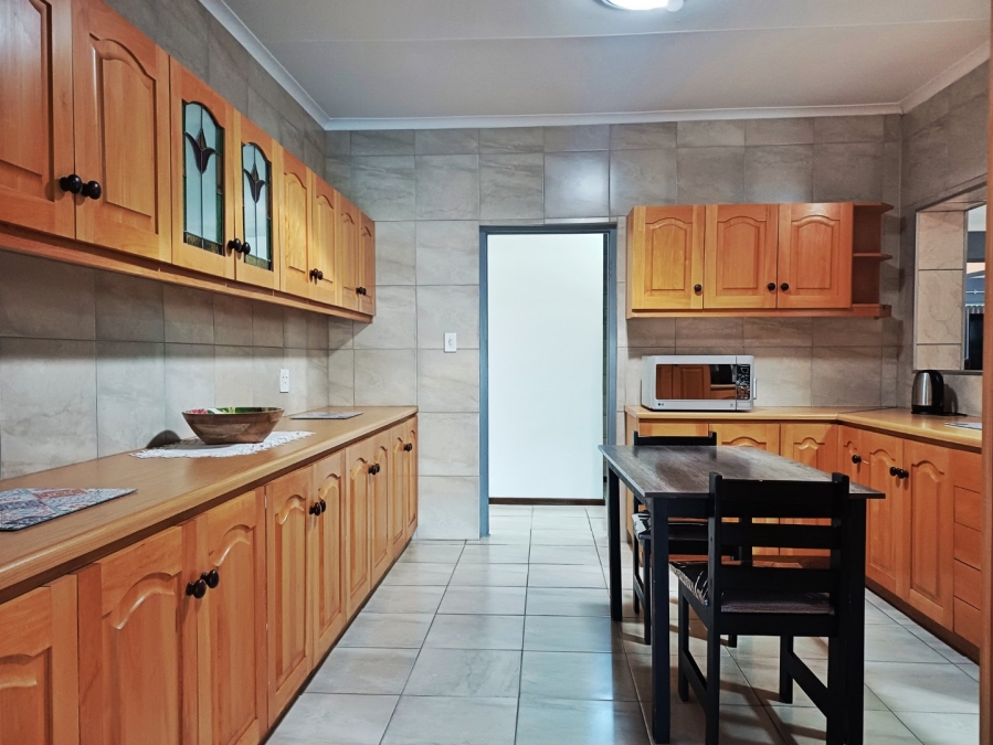 5 Bedroom Property for Sale in Fraaiuitsig Western Cape